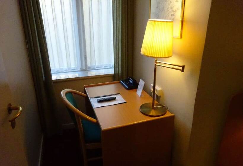 Номер Стандарт, City Hotel Nebo