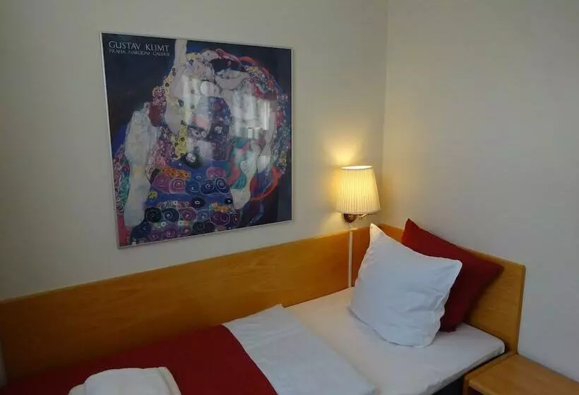 اتاق استاندارد یک نفره, City Hotel Nebo