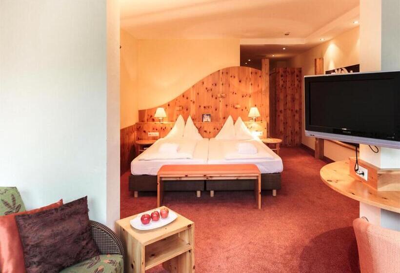 جناح جونيور, Der Kirchheimerhof   Superior