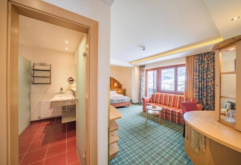 جناح, Der Kirchheimerhof   Superior