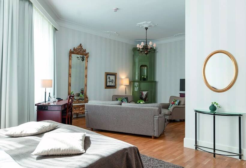 جناح جونيور, Elite Hotel Mollberg