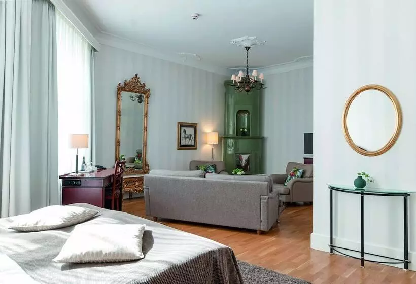 سوییت جونیور, Elite Hotel Mollberg