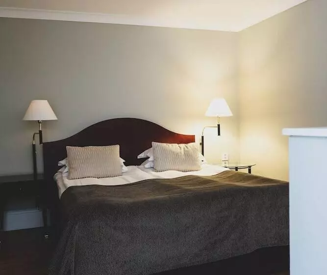 سوییت جونیور, Elite Hotel Mollberg