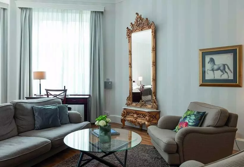 سوییت جونیور, Elite Hotel Mollberg