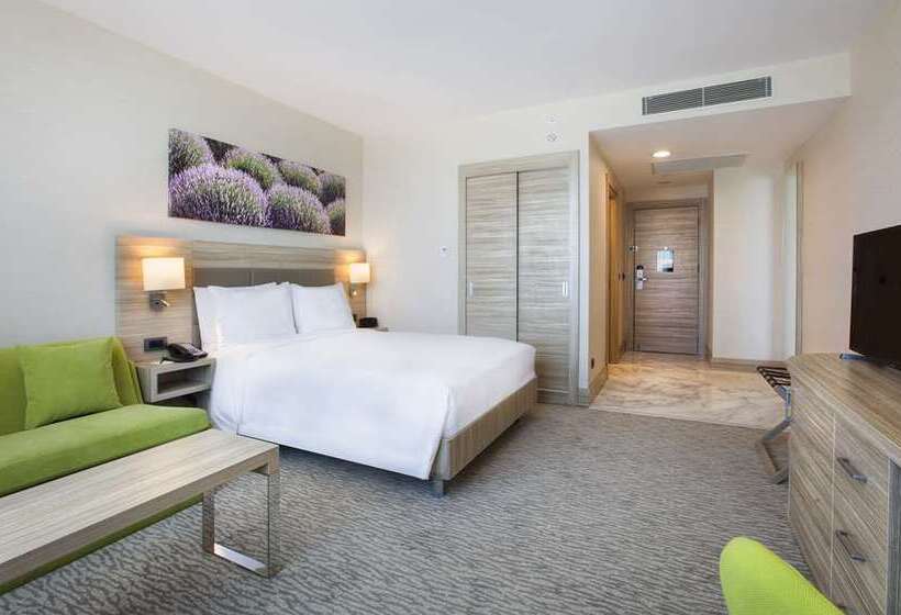 Семейный Номер, Glasgow Westerwood Spa & Golf Resort