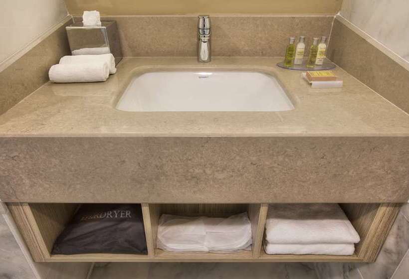 Семейный Номер, Glasgow Westerwood Spa & Golf Resort