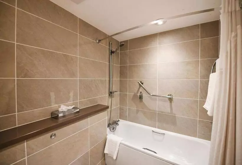 ２ダブルベッドのスタンダードルーム, Holiday Inn Telford Ironbridge, An Ihg