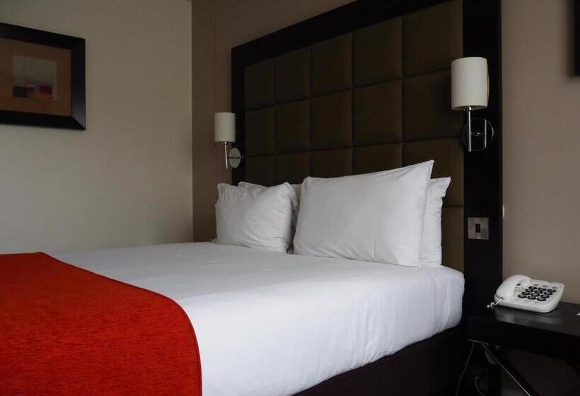 חדר סטנדרט מותאם לאדם עם מוגבלויות, Holiday Inn Telford Ironbridge, An Ihg