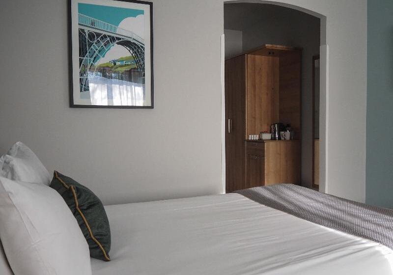 חדר סטנדרט מותאם לאדם עם מוגבלויות, Holiday Inn Telford Ironbridge, An Ihg