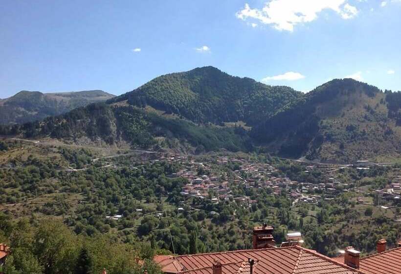 חדר משפחתי, Kassaros