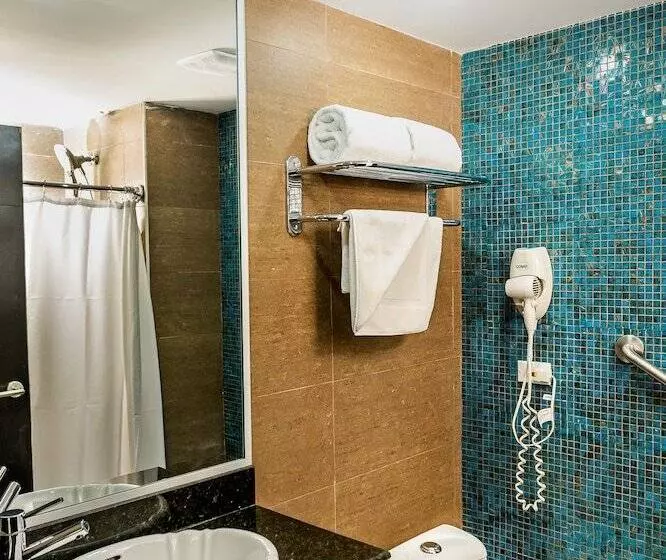 اتاق استاندارد, Riande Aeropuerto Hotel Casino