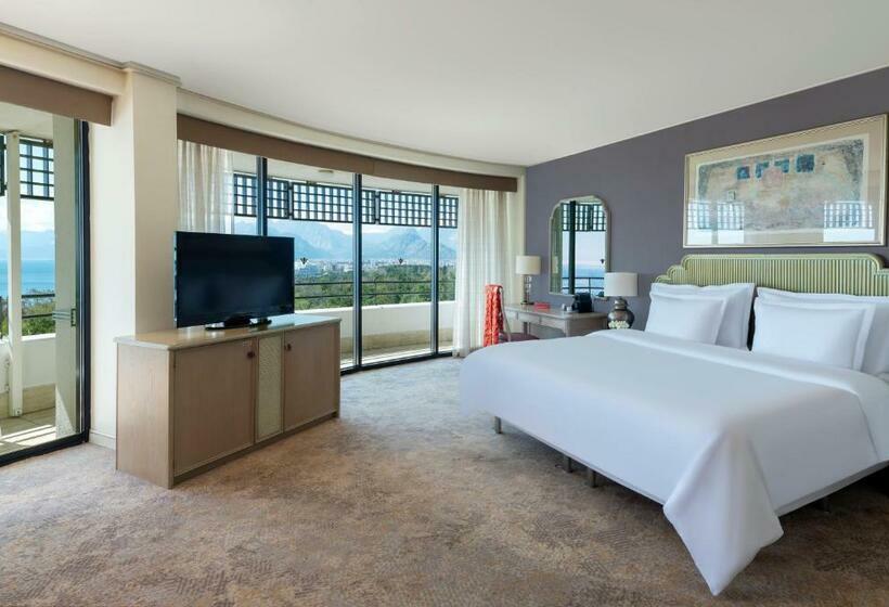 سوئیت جونیور با تخت بزرگ, Rixos Downtown Antalya, The Land of Legends Access