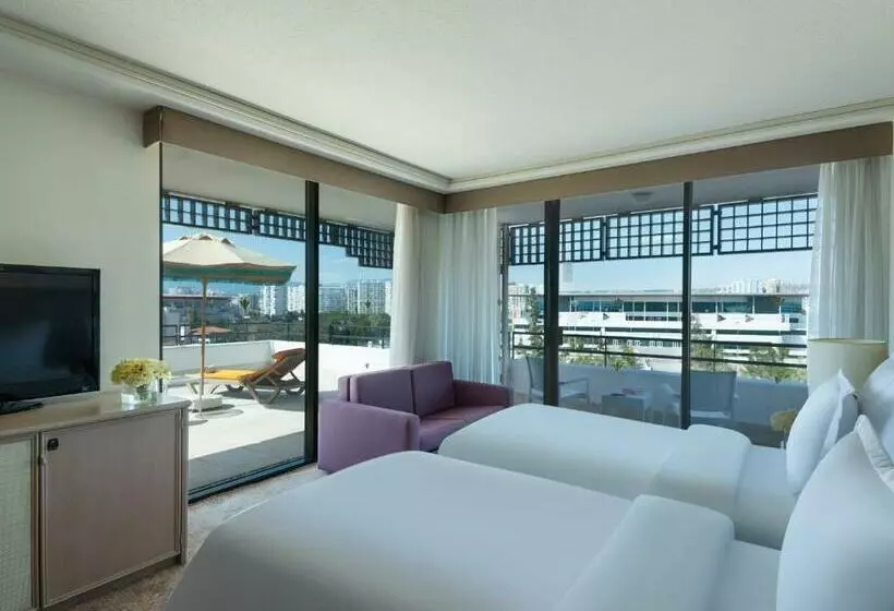 سوییت خانوادگی, Rixos Downtown Antalya, The Land of Legends Access