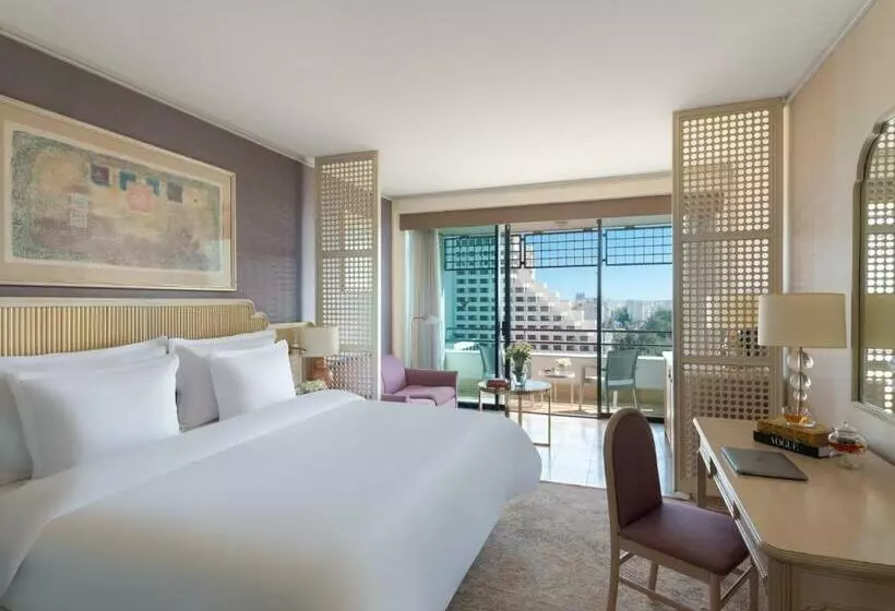 اتاق لوکس با تخت بزرگ, Rixos Downtown Antalya, The Land of Legends Access