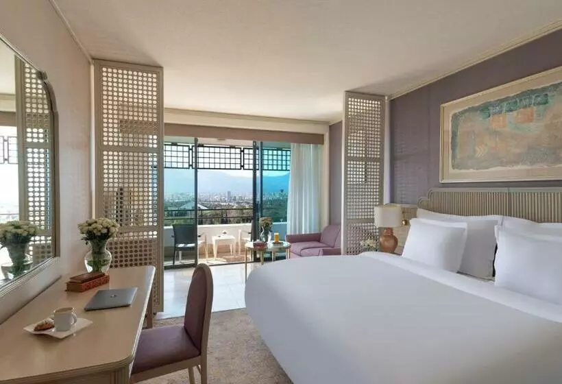 اتاق لوکس با تخت بزرگ, Rixos Downtown Antalya, The Land of Legends Access