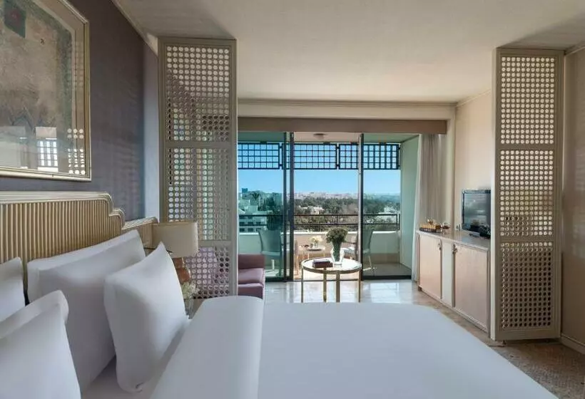 اتاق لوکس با تخت بزرگ, Rixos Downtown Antalya, The Land of Legends Access