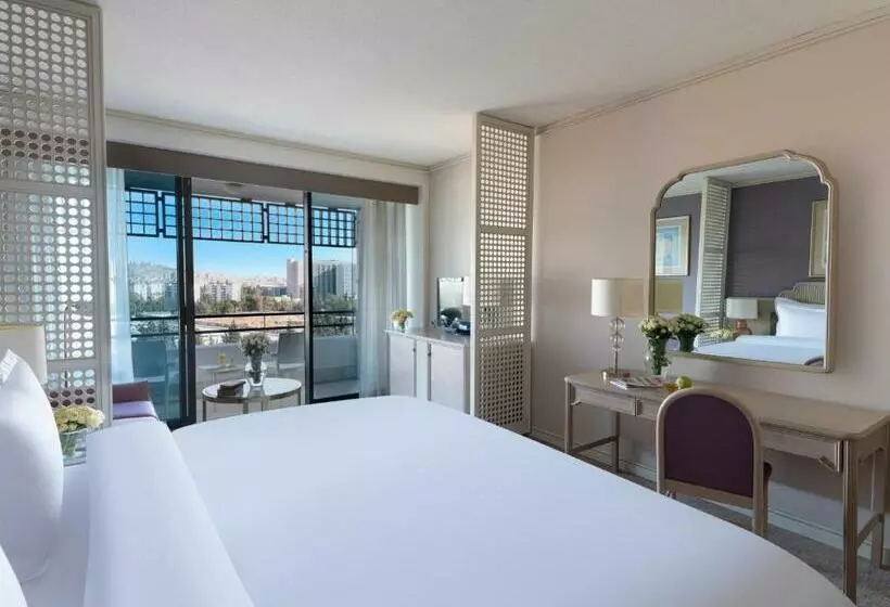 اتاق دلوکس با تخت کینگ و چشمانداز شهر, Rixos Downtown Antalya, The Land of Legends Access