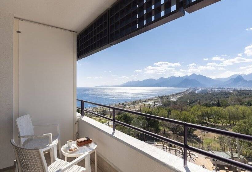 اتاق لوکس با چشمانداز دریا, Rixos Downtown Antalya, The Land of Legends Access