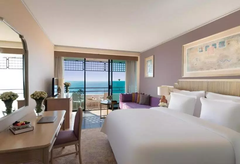 اتاق لوکس با تخت بزرگ, Rixos Downtown Antalya, The Land of Legends Access