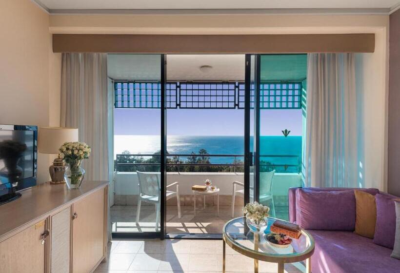 اتاق لوکس با تخت بزرگ, Rixos Downtown Antalya, The Land of Legends Access