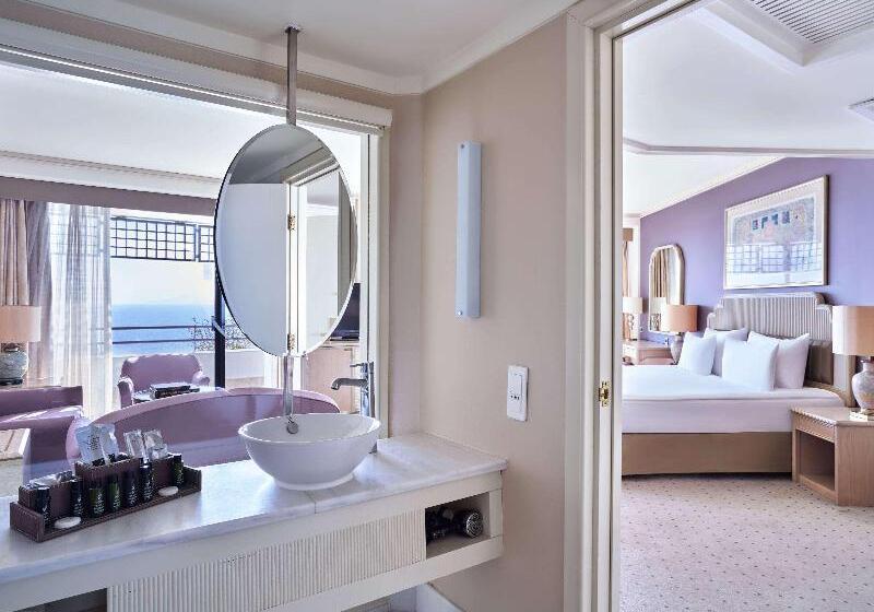 سوئیت جونیور با تخت بزرگ, Rixos Downtown Antalya, The Land of Legends Access