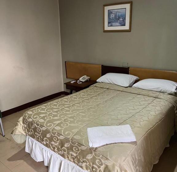 标准单人间, Rizzo