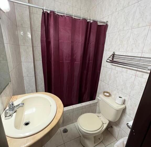 标准单人间, Rizzo