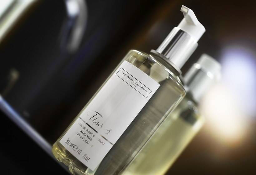 Номер Стандарт, Sandman Signature London Gatwick