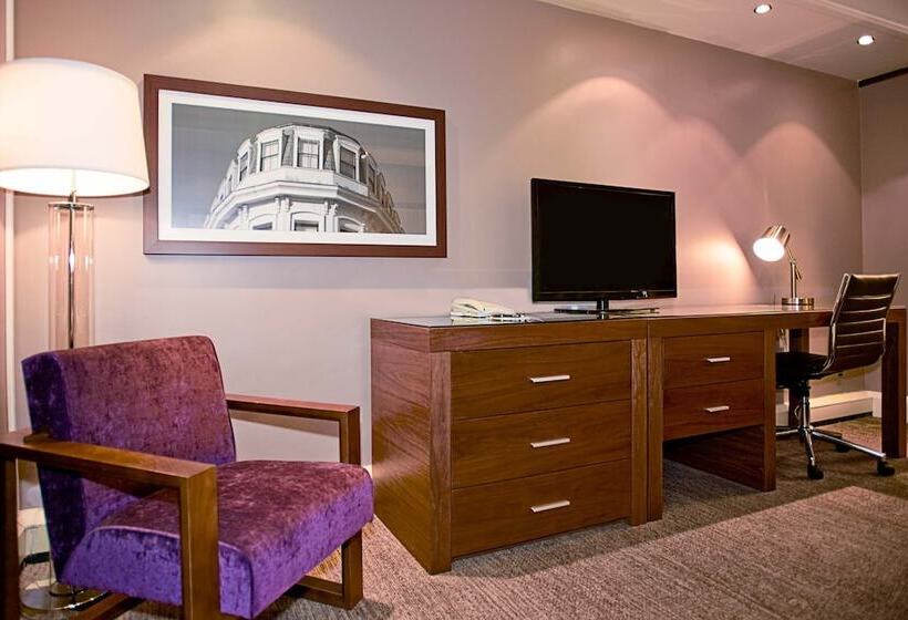 Номер Стандарт, Sandman Signature London Gatwick