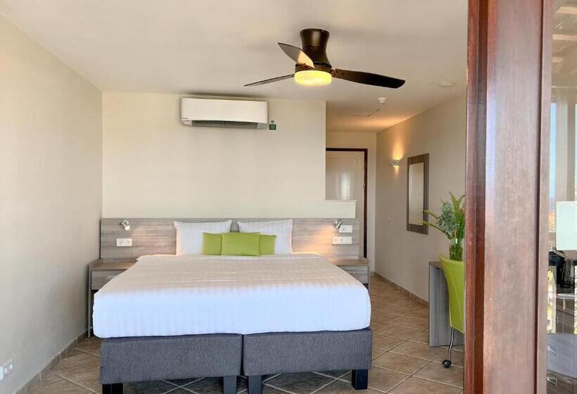 スタンダードルーム, Lionsdive Beach Resort