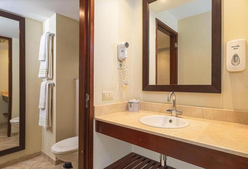 اتاق استاندارد, Lionsdive Beach Resort