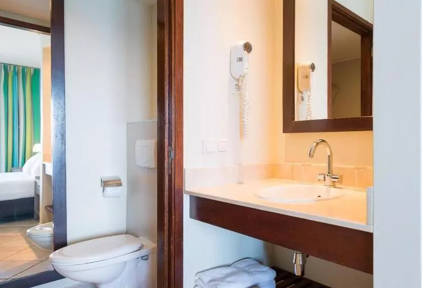 اتاق استاندارد, Lionsdive Beach Resort