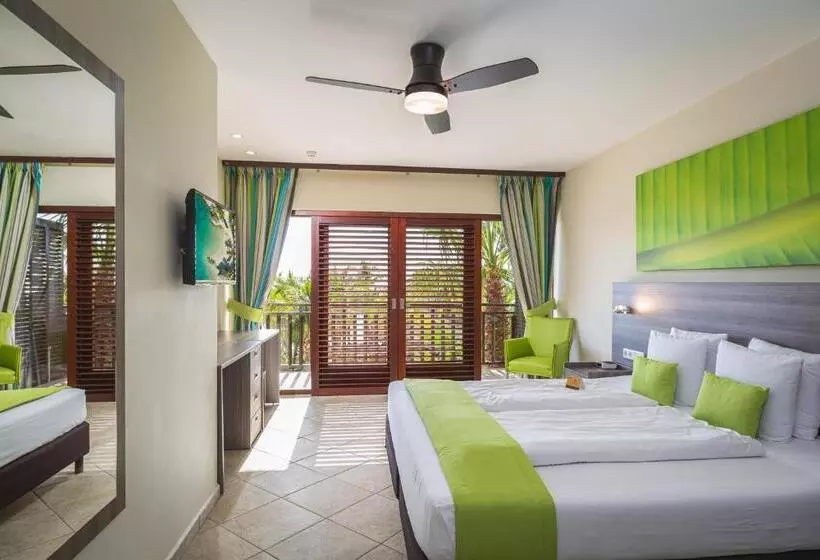 سوئیت با چشمانداز, Lionsdive Beach Resort