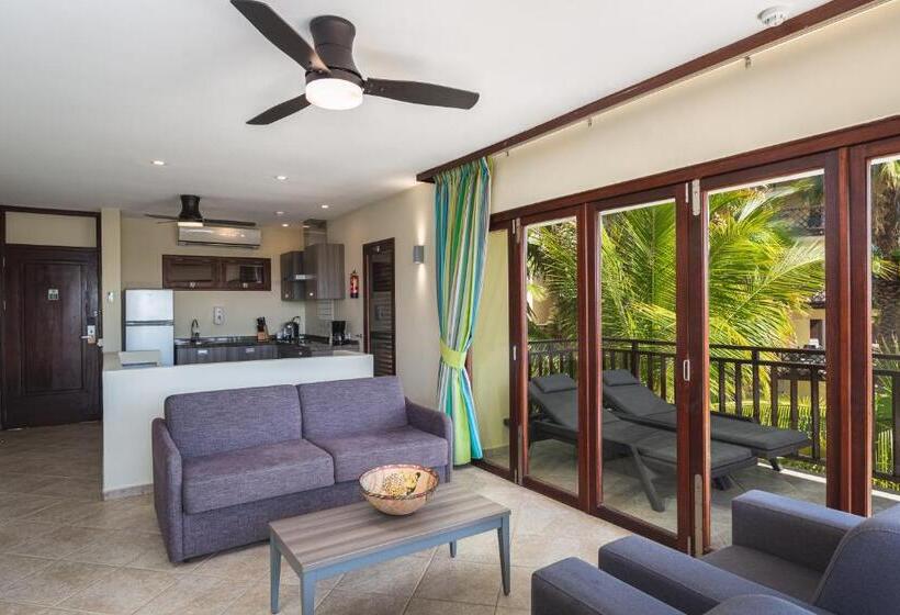 سوئیت با چشمانداز, Lionsdive Beach Resort