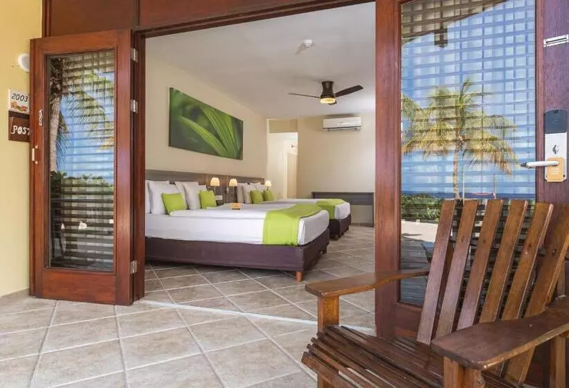 کابین, Lionsdive Beach Resort