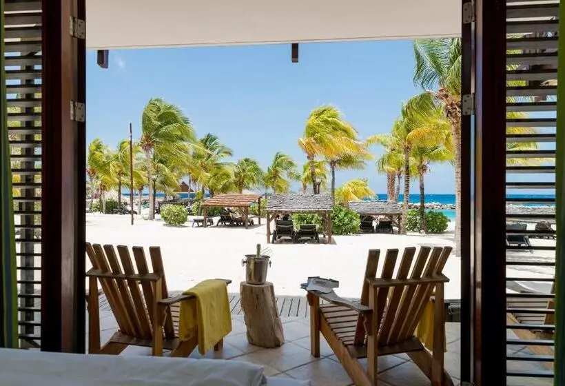 کابین, Lionsdive Beach Resort