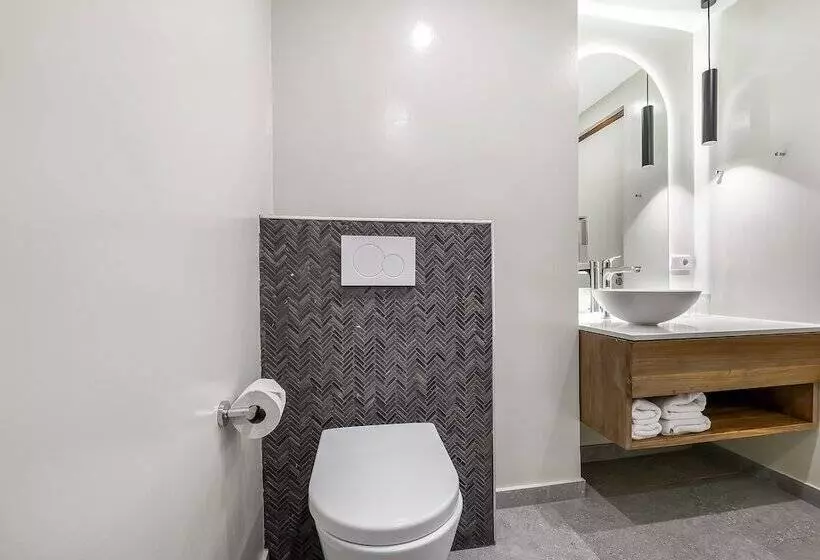 2 Bedrooms Suite Sea View, Lionsdive Beach Resort