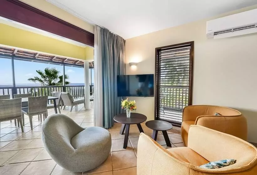 2 Bedrooms Suite Sea View, Lionsdive Beach Resort