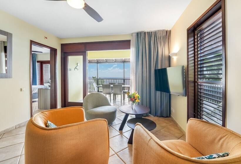 2 Bedrooms Suite Sea View, Lionsdive Beach Resort