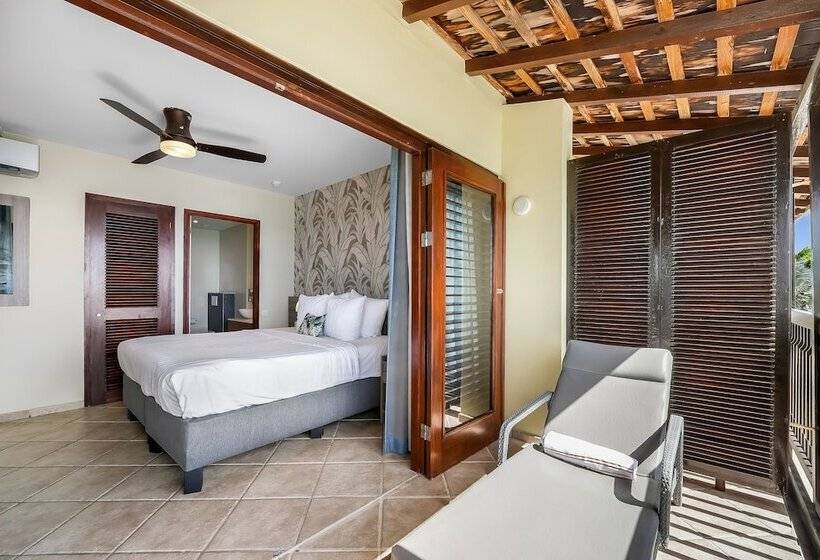 2 Bedrooms Suite Sea View, Lionsdive Beach Resort