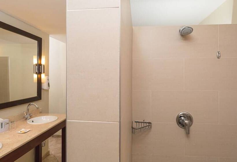 キャビン, Lionsdive Beach Resort