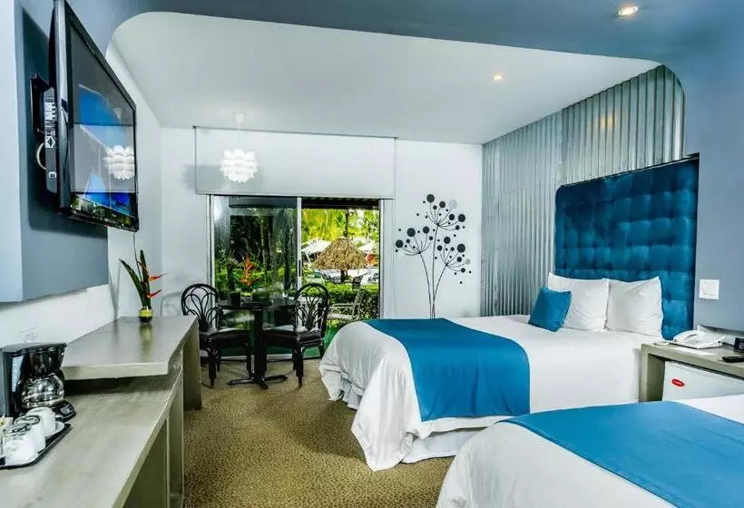 اتاق سوپریور با بالکن, Riande Aeropuerto Hotel Casino