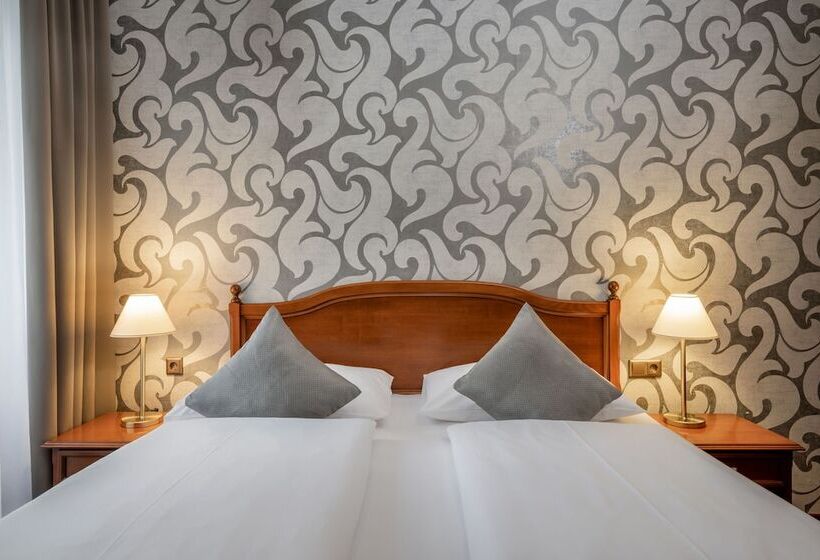 اتاق سوپریور, Am Mirabellplatz