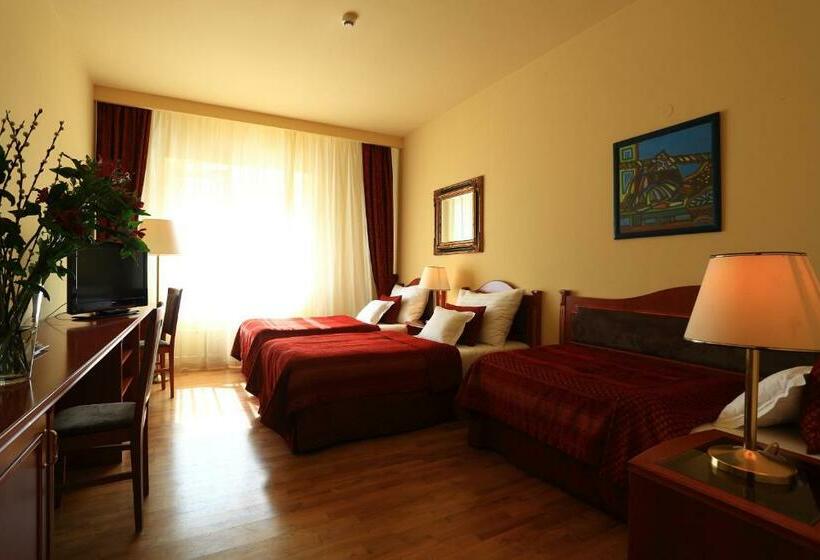 اتاق استاندارد سه نفره, Belvedere