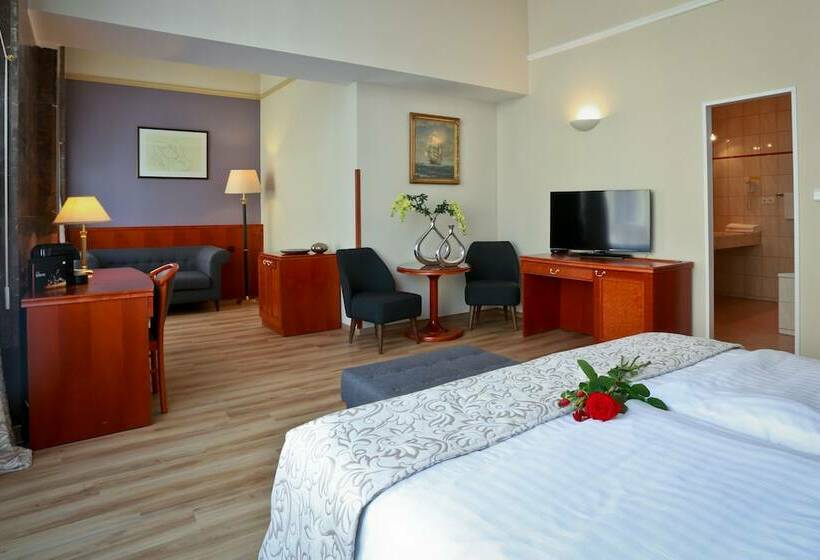 سوییت جونیور, Belvedere