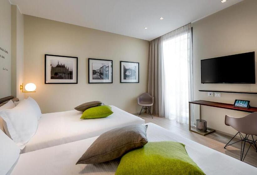 带露台的套间, Canada