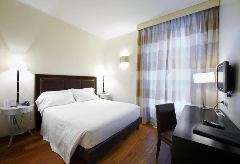 高级大房间, Canada