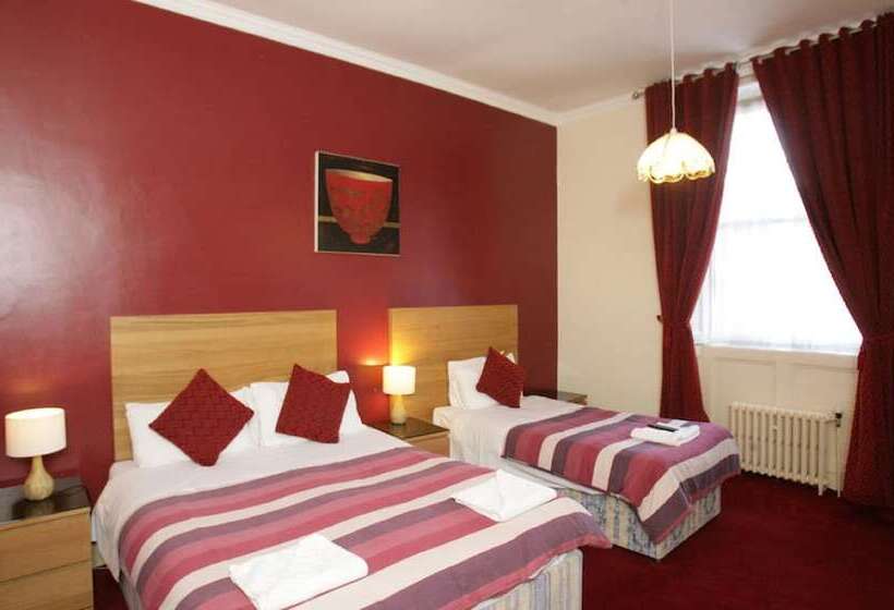 חדר סטנדרט לשלושה, Clifton