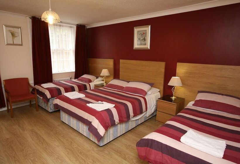 חדר משפחתי, Clifton