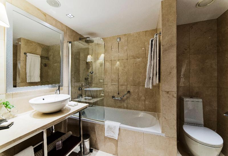 חדר דלוקס, Clifton